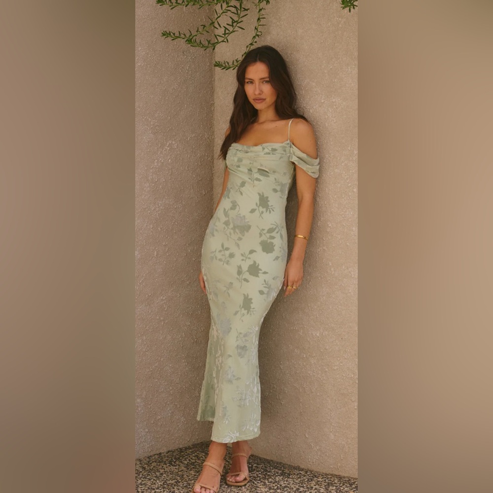 Hello Molly Green Off-Shoulder Bodycon Dress